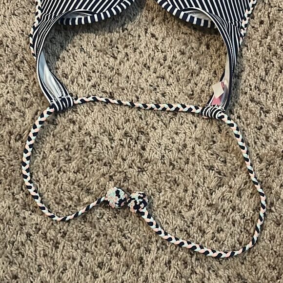 Victoria secret swim top 36C D - Picture 3 of 6